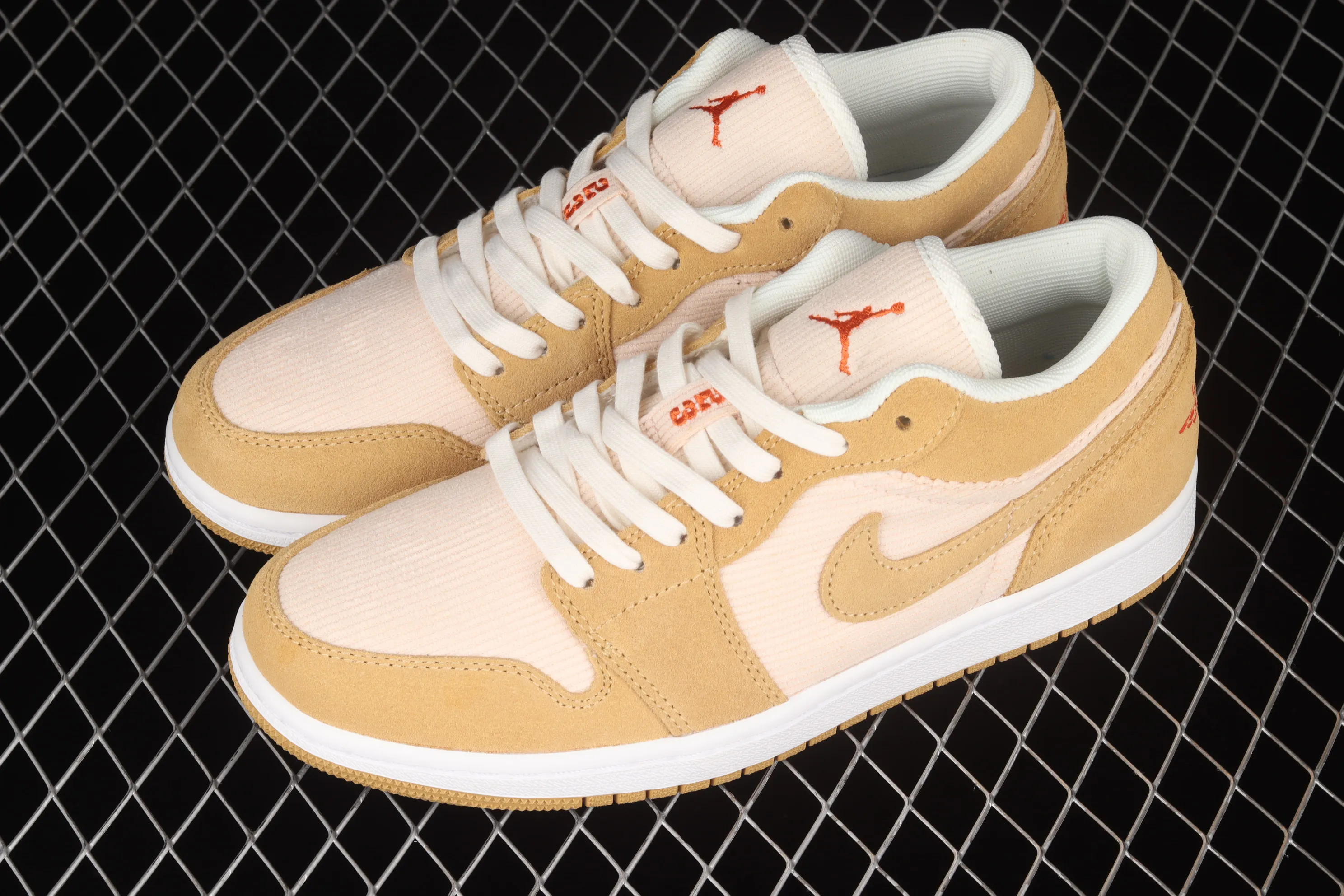 All categories Air Jordan Jordan series basketball shoes Air Jordan 1 Low G version pure original Air Jordan 1 Low AJ1 Joe 1 khaki corduroy low-top cultural and leisure sports sneakers DH7820-700